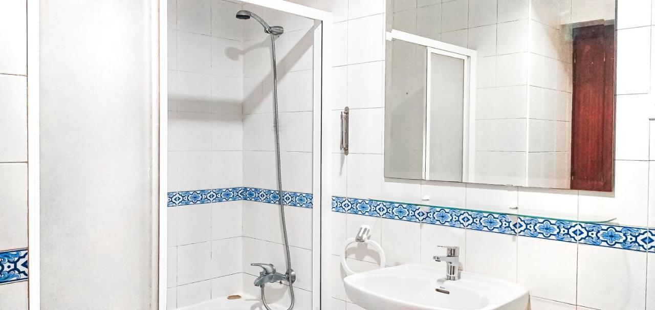 Room with HOSTAL PRICE for Men - Habitacion por precio de hostal para Hombre - Malaga Center, Apartment Homestay - Alojamiento en Apartamento Exterior foto
